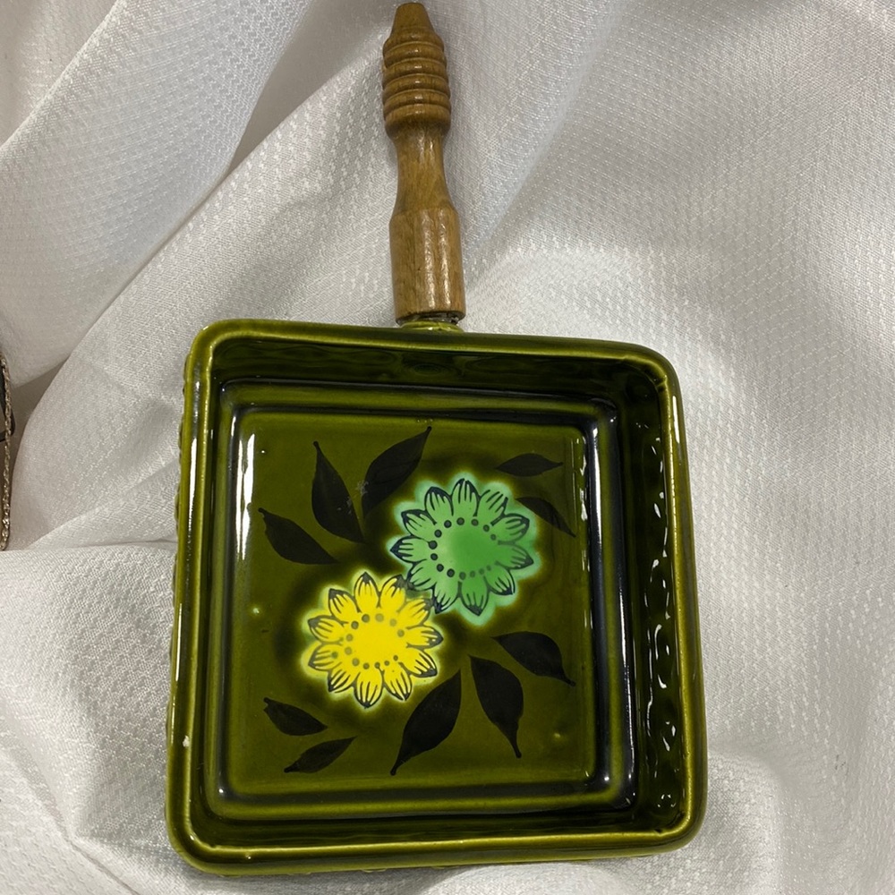 70’s SQUARE DISH WITH HANDLE